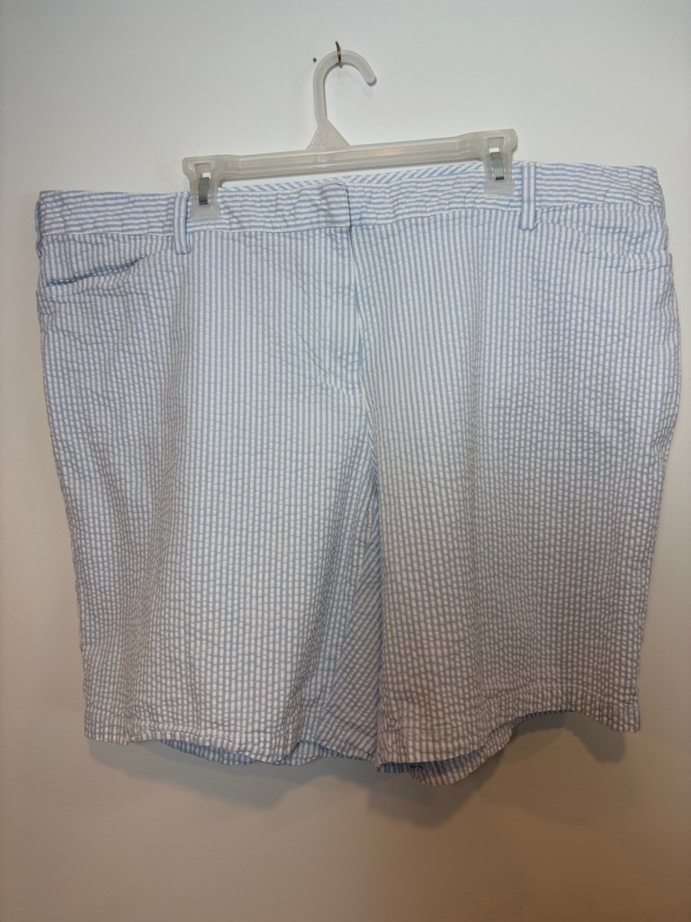 Women’s Plus Size Lands End Blue and White Seersucker Shorts - Sz 24W- Mid rise